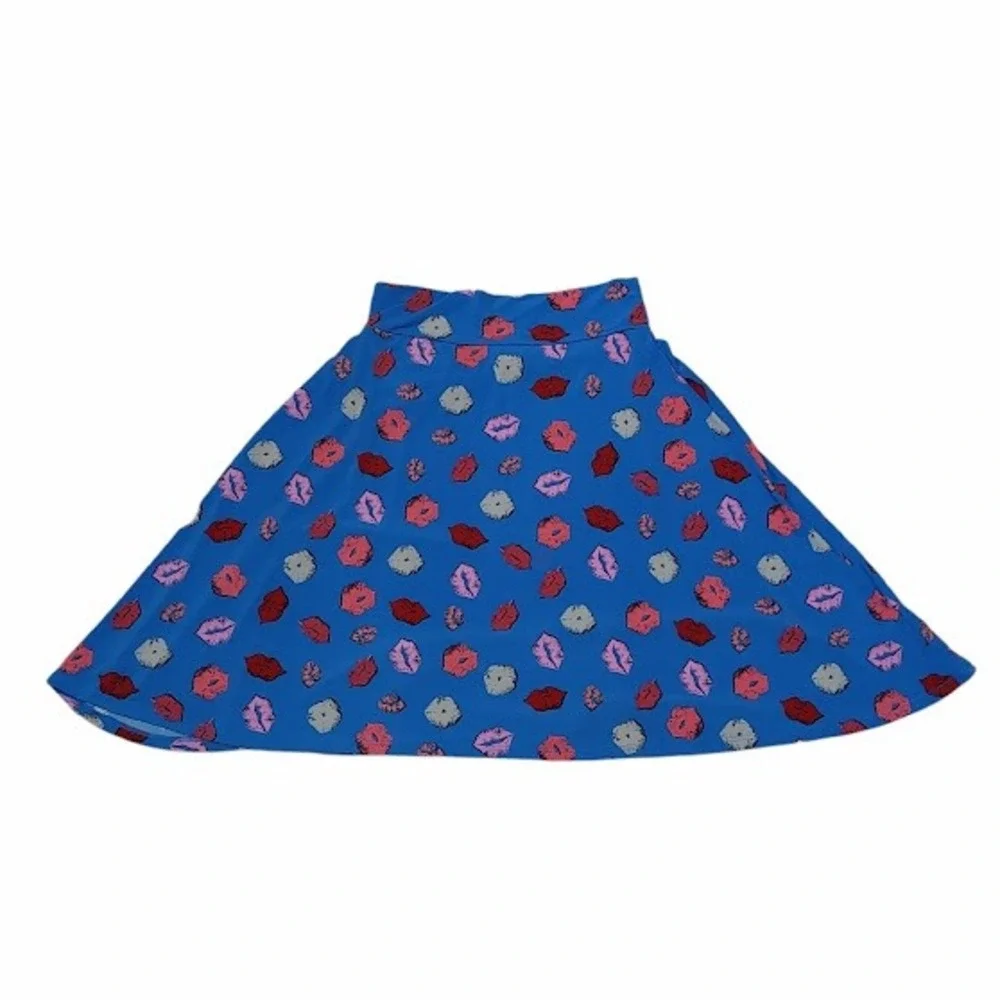 LuLaRoe Girls Blue Lip Print Skater Skirt Size 12 A-Line‎ Stretch Knit Flared